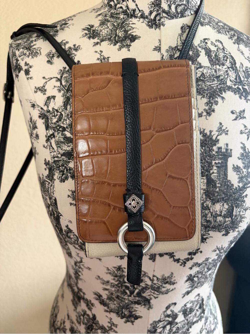Brighton. Toledo.  Croc-Embossed Brown Crossbody Phone Bag with Black Strap